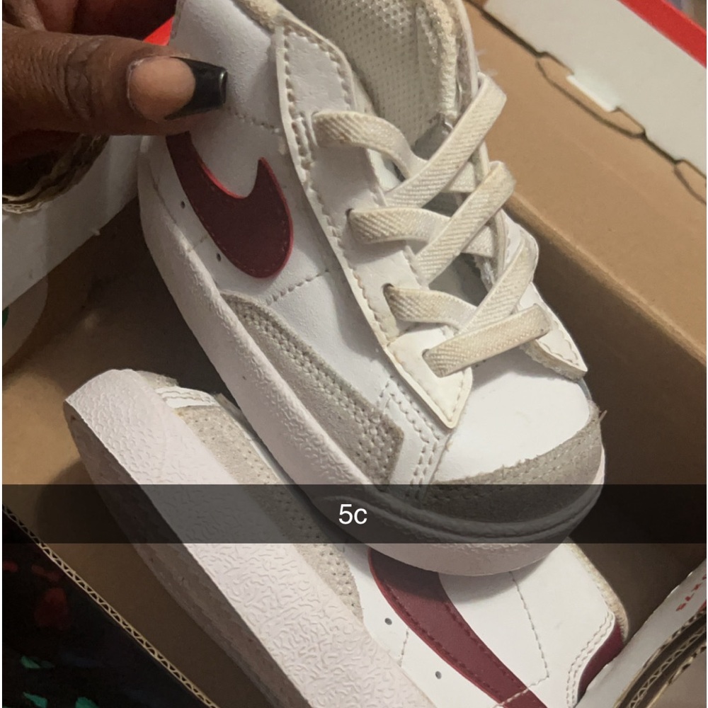 Gently used can send video if needed .No crease Most sipped off.New shoe strings